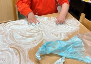 thema bakker kleuters motoriek slagroom