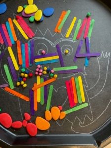 kleurenmonster versieren