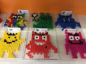 naamkaartjes bij werkjes kleuters