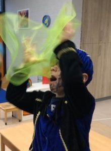 dansen met sjaaltjes